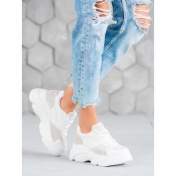 BUTY SPORTOWE NA PLATFORMIE. Buty sportowe damskie SEASTAR, bez wzorów, sportowe. Za 120,90 zł.