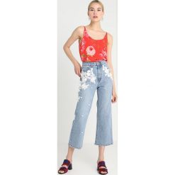 Miss Sixty MARSHALL SHIRT Top bright red. Czerwone koszulki damskie marki Miss Sixty, xl, bez wzorów, z poliesteru, bez kołnierzyka, bez rękawów. Za 409,00 zł.