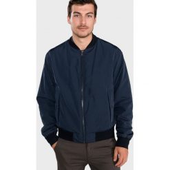 BOSS Kurtka Niebieski. Niebieskie płaszcze męskie Boss, xxl, bez wzorów, z poliesteru. Za 1460,95 zł.