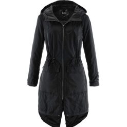 Lekki płaszcz outdoorowy z kapturem bonprix czarny. Czarne płaszcze damskie bonprix. Za 149,99 zł.