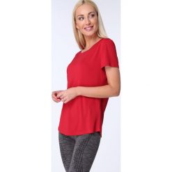 T-shirt luźny fason czerwony MR16618. Czerwone t-shirty damskie Fasardi, l. Za 39,00 zł.