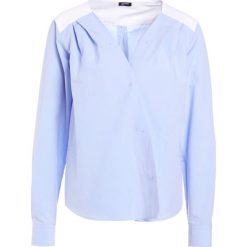 Jil Sander Navy Bluzka light blue. Niebieskie bralety marki Jil Sander Navy, z bawełny. W wyprzedaży za 371,70 zł.