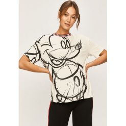 Desigual - T-shirt. Białe topy damskie Desigual, s, bez wzorów, z elastanu, z okrągłym kołnierzem. W wyprzedaży za 179,90 zł.