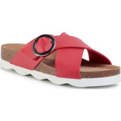 Klapki DR. BRINKMANN - 701487 Rot 4. Czerwone klapki damskie Dr. Brinkmann, bez wzorów, ze skóry ekologicznej, bez obcasa. W wyprzedaży za 159,00 zł.