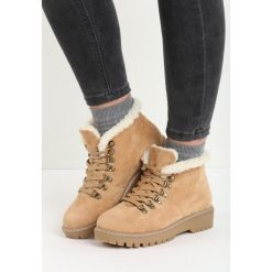 Camelowe Traperki Want Them. Szare buty zimowe damskie Born2be, z okrągłym noskiem, na płaskiej podeszwie. Za 99,99 zł.