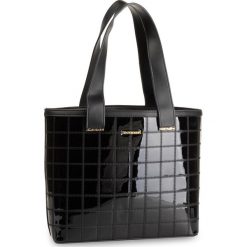 Torebka MONNARI - BAG8320-020 Black. Czarne torebki klasyczne damskie Monnari, bez wzorów, ze skóry ekologicznej, klasyczne, bez dodatków. W wyprzedaży za 199,00 zł.