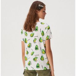 T-shirt z nadrukiem w awokado - Biały. Białe t-shirty damskie Sinsay, s, z nadrukiem, bez kołnierzyka. Za 24,99 zł.