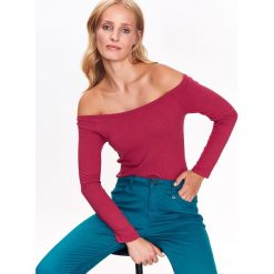 Body dzianinowe z długim rękawem. Czerwone bluzki damskie Top Secret, bez wzorów, z dzianiny, eleganckie, bez kołnierzyka, z długim rękawem. W wyprzedaży za 34,99 zł.