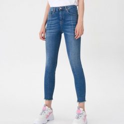 Jeansy skinny - Niebieski. Niebieskie jeansy damskie House, m, bez wzorów. Za 99,99 zł.