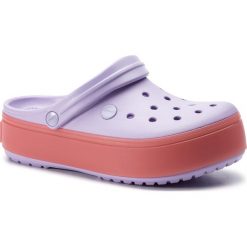 Klapki CROCS - Crockband Platform Clog 205434 Lavender/Melon. Fioletowe klapki damskie Crocs, bez wzorów, z tworzywa sztucznego, bez obcasa. Za 219,00 zł.