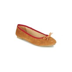 Baleriny Kickers BAIE. Pomarańczowe baleriny damskie Kickers, bez wzorów, bez obcasa. Za 209,30 zł.