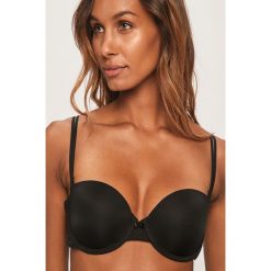 Dkny - Biustonosz. Czarne biustonosze DKNY, z haftami, z elastanu. W wyprzedaży za 99,90 zł.