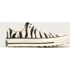 Converse - Tenisówki. Brązowe trampki i tenisówki damskie Converse, bez wzorów, z gumy, na sznurówki. W wyprzedaży za 299,90 zł.