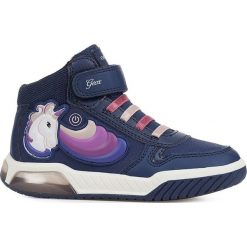 Sneakersy "Inek" w kolorze granatowo-jasnoróżowym. Różowe trampki dziewczęce geox kids, bez wzorów, z gumy, bez zapięcia. W wyprzedaży za 159,95 zł.