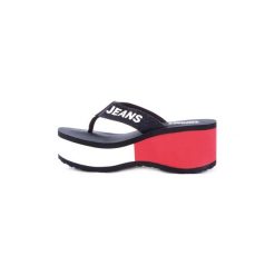 Japonki Tommy Hilfiger EN00469. Niebieskie klapki damskie TOMMY HILFIGER, bez wzorów, bez obcasa. Za 235,92 zł.