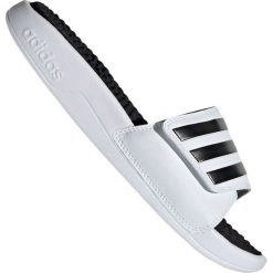 Białe Klapki adidas Adissage Tnd M F35563. Białe klapki męskie Adidas, w paski, z tworzywa sztucznego. W wyprzedaży za 189,00 zł.