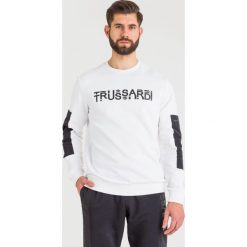 BLUZA trussardi jeans. Czarne bluzy męskie Trussardi Jeans, m, z nadrukiem, z bawełny, bez kołnierzyka, bez rękawów, bez kaptura. W wyprzedaży za 331,63 zł.
