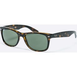 Ray-Ban - Okulary New Wayfarer. Okulary przeciwsłoneczne męskie Ray-Ban, z materiału, prostokątne. W wyprzedaży za 399,90 zł.
