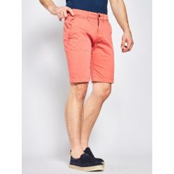 Szorty materiałowe Pepe Jeans Queen PM800227. Czerwone spodenki i szorty męskie Pepe Jeans, m, bez wzorów, z elastanu. Za 219,00 zł.