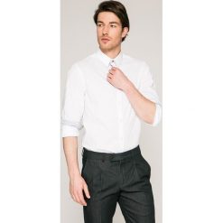 Guess Jeans - Koszula. Białe koszule męskie marki Guess Jeans, m, z aplikacjami, z bawełny, klasyczne, z klasycznym kołnierzykiem, z długim rękawem. W wyprzedaży za 199,90 zł.
