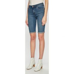 Tommy Hilfiger - Szorty. Niebieskie szorty damskie TOMMY HILFIGER, bez wzorów, z elastanu, casualowe. Za 399,90 zł.