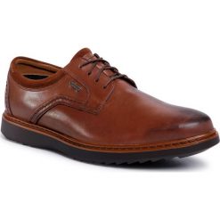 Półbuty CLARKS - Un Geo LaceGtx GORE-TEX 261380418 Brown Leather. Pomarańczowe półbuty męskie Clarks, na co dzień, bez wzorów, ze skóry, eleganckie, bez zapięcia. W wyprzedaży za 279,00 zł.
