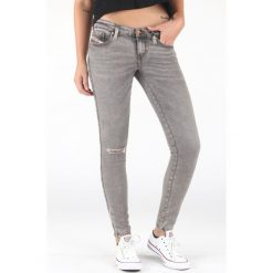 Diesel Skinzee Dżinsy Szary. Szare jeansy damskie Diesel. Za 791,95 zł.