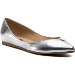 Baleriny PATRIZIA PEPE - 2V8484/A3LT-S298 Silver. Szare baleriny damskie Patrizia Pepe, bez wzorów, ze skóry, eleganckie, ze szpiczastym noskiem, bez obcasa, na obcasie, bez zapięcia. Za 639,00 zł.