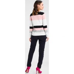 Swetry klasyczne damskie: Dorothy Perkins Petite STRIPE JUMPER Sweter white/rose/black