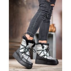 ŚNIEGOWCE FASHION. Śniegowce damskie BELLA PARIS, bez zapięcia. Za 127,90 zł.