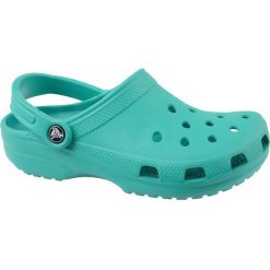 Crocs Classic 10001-3N9. Zielone klapki damskie marki Crocs, bez wzorów, z materiału, bez obcasa. W wyprzedaży za 149,99 zł.