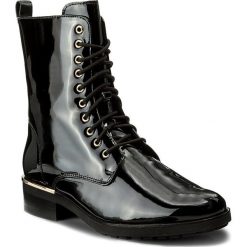 Botki HÖGL - 4-100614 Black 0100. Czarne botki damskie na obcasie marki HÖGL, z lakierowanej skóry. W wyprzedaży za 479,00 zł.