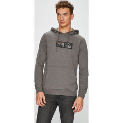 Fila - Bluza. Szare bluzy męskie Fila, xl, z nadrukiem, z bawełny, z kapturem, bez rękawów, z kapturem. W wyprzedaży za 179,90 zł.