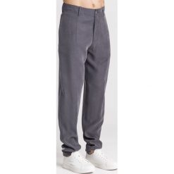 SPODNIE Emporio Armani. Szare spodnie męskie m, z materiału. Za 565,00 zł.