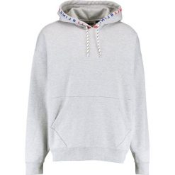 Bluzy męskie: Levi’s® Line 8 LINE 8 LL OVERSIZED Bluza z kapturem chinese red/surf blue/grey heather