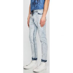Desigual - Jeansy Ares. Niebieskie jeansy męskie Desigual, s. W wyprzedaży za 219,90 zł.