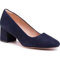 Półbuty CLARKS - Sheer Rose 261482314 Navy Suede. Niebieskie czółenka damskie Clarks, bez wzorów, ze skóry, bez obcasa, na obcasie, bez zapięcia. Za 389,00 zł.
