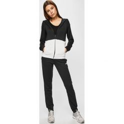 Adidas - Komplet. Czarne bluzy damskie Adidas, s, z nadrukiem, z bawełny, bez rękawów, z kapturem. Za 279,90 zł.