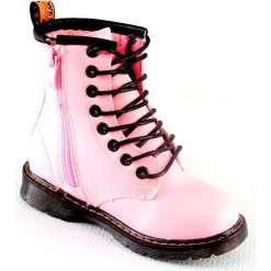 Botki zimowe w kolorze różowym. Różowe buty dziewczęce zimowe Rock & Joy, na sznurówki. W wyprzedaży za 132,95 zł.