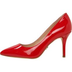 Kurt Geiger MAYFAIR Czółenka red. Czerwone czółenka damskie marki Kurt Geiger, ze skóry ekologicznej. Za 629,00 zł.