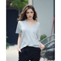 Bluzka z kieszonką ELENA T-SHIRT. Szare bluzki oversize Pakamera. Za 119,00 zł.