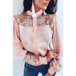 Koszula damska KORALA PEACH. Pomarańczowe bluzki damskie IVET, do pracy, xl, w koronkowe wzory, z materiału, eleganckie, bez kołnierzyka, bez rękawów. W wyprzedaży za 99,00 zł.