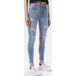 Niebieskie Jeansy Skinny Adrina. Niebieskie jeansy damskie Born2be, s, bez wzorów, z jeansu. W wyprzedaży za 99,99 zł.