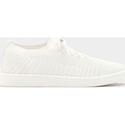 Białe buty sportowe knit. Białe buty sportowe męskie marki Pull&Bear, bez zapięcia. Za 96,90 zł.
