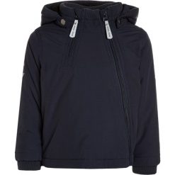 Mikkline BABY JACKET SOLID Kurtka zimowa dark marine. Niebieskie kurtki męskie marki mikk-line, na zimę, z materiału. W wyprzedaży za 287,20 zł.