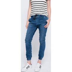 Pepe Jeans - Jeansy. Niebieskie jeansy damskie marki Pepe Jeans. W wyprzedaży za 269,90 zł.