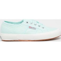 Superga - Tenisówki. Niebieskie trampki i tenisówki damskie Superga, bez wzorów, z gumy, na sznurówki. W wyprzedaży za 149,90 zł.