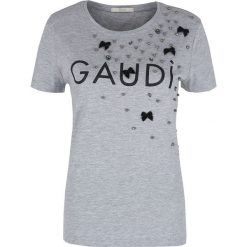 T-shirt Gaudi Jeans. Szare koszulki damskie Gaudi, na co dzień, bez wzorów, z jeansu, z włoskim kołnierzykiem, bez rękawów. Za 79,00 zł.
