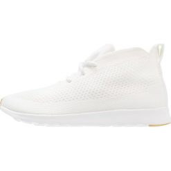 Native AP ROVER LITEKNIT Tenisówki i Trampki wysokie shell white. Białe trampki męskie marki Native, z materiału. W wyprzedaży za 230,45 zł.