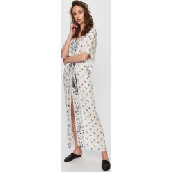Pepe Jeans - Sukienka. Białe sukienki damskie Pepe Jeans, na co dzień, s, bez wzorów, z wiskozy, casualowe, bez kołnierzyka, z krótkim rękawem, krótkie, mini, proste. Za 299,90 zł.